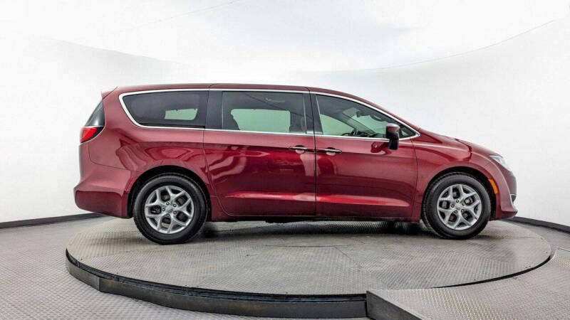 2017 Chrysler Pacifica Touring Plus