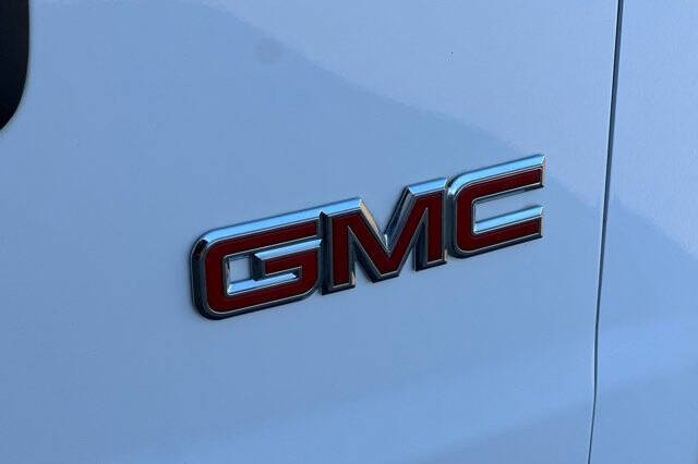 2023 GMC Savana 2500