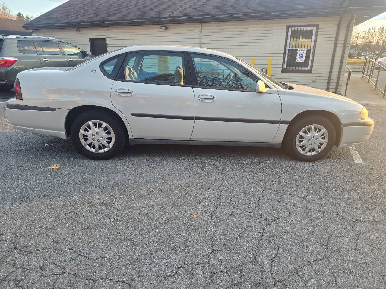 2004 Chevrolet Impala for sale at QUEENSGATE AUTO SALES in York, PA