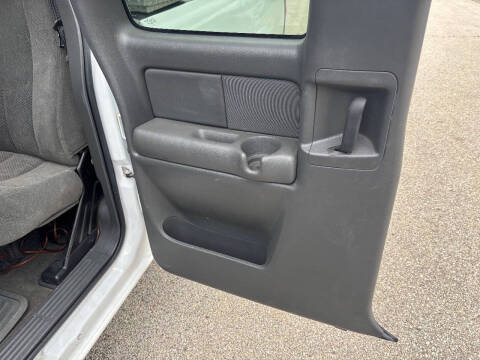 2004 Chevrolet Silverado 1500 LS