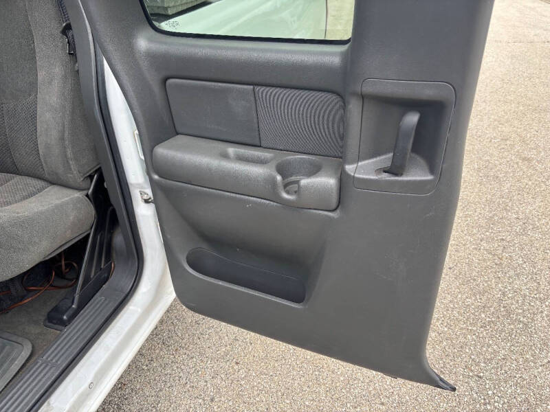 2004 Chevrolet Silverado 1500 LS