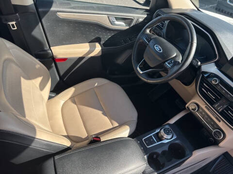 2020 Ford Escape SEL