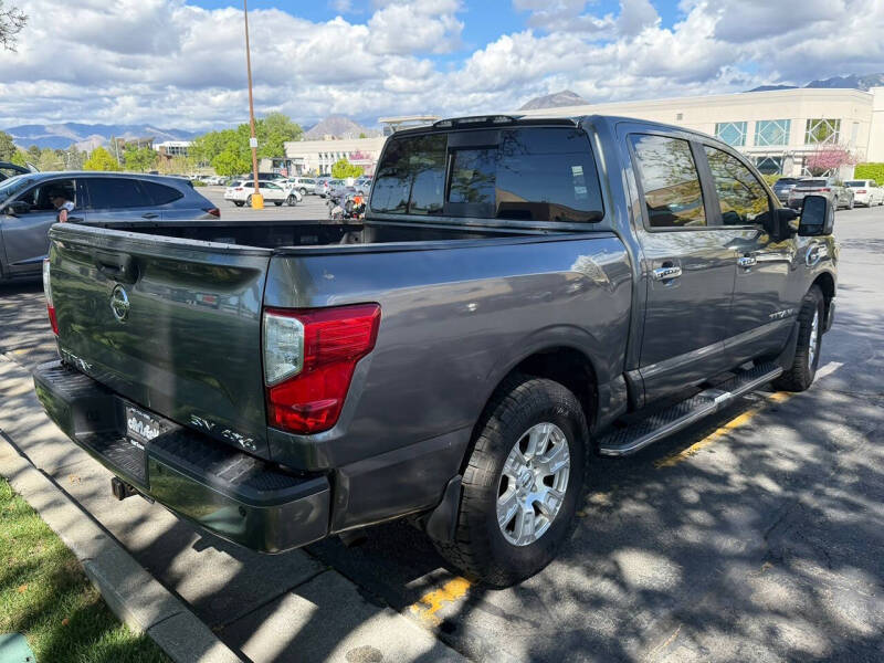 2017 Nissan Titan SV