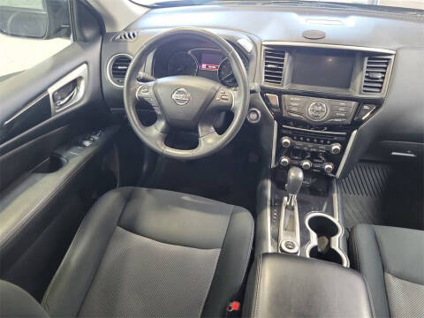 2018 Nissan Pathfinder SV