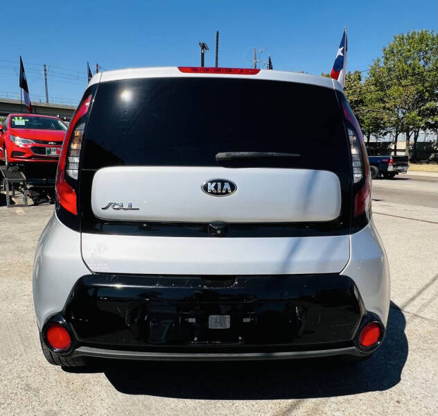 2016 Kia Soul +