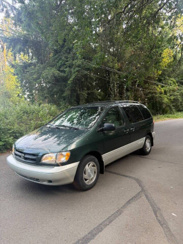 2000 Toyota Sienna LE
