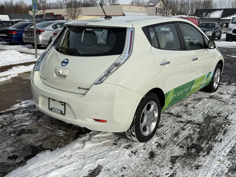 2011 Nissan LEAF SL