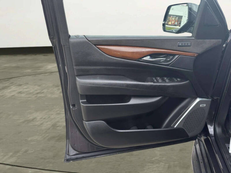 2018 Cadillac Escalade Luxury