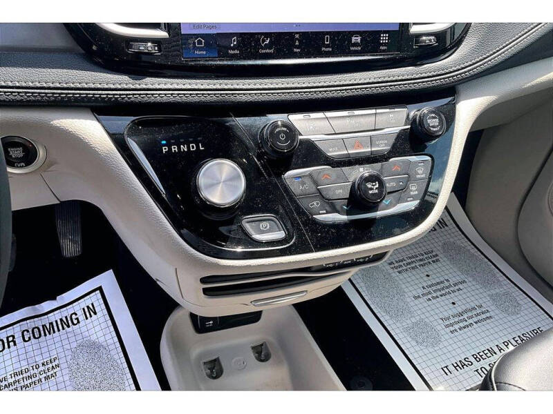 2024 Chrysler Pacifica Plug-In Hybrid