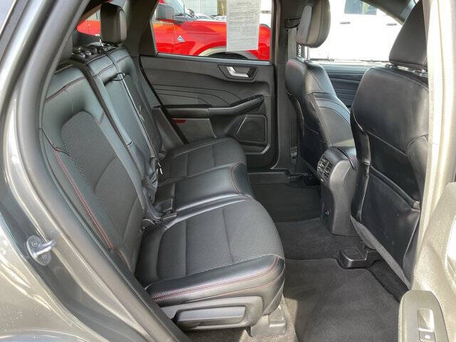 2025 Ford Escape Hybrid ST-Line