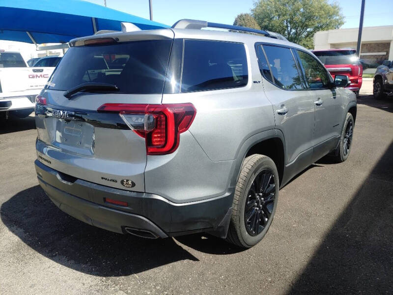 2023 GMC Acadia SLT