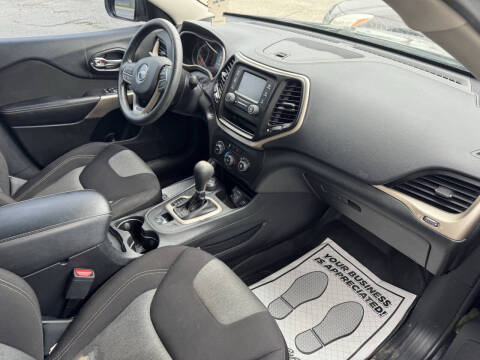 2017 Jeep Cherokee Sport