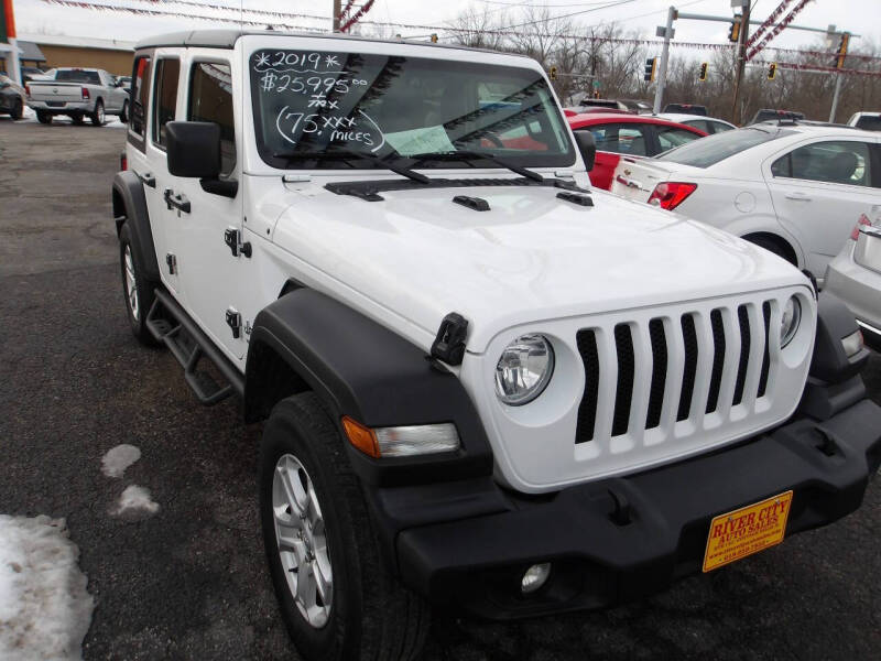 2019 Jeep Wrangler Unlimited for sale at River City Auto Sales in Cottage Hills IL