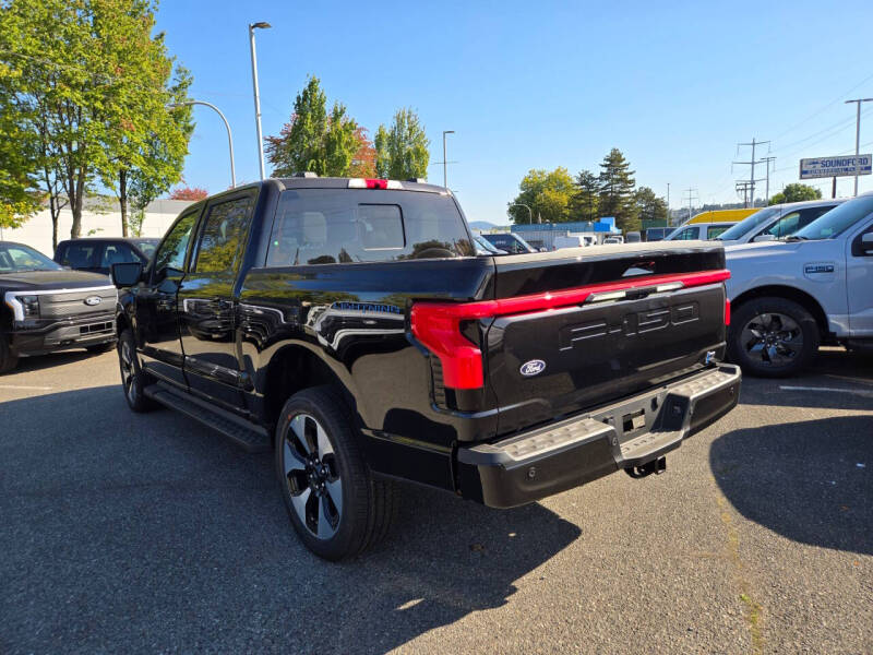 2025 Ford F-150 Lightning Platinum