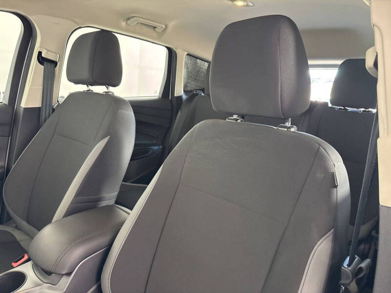 2016 Ford Escape S