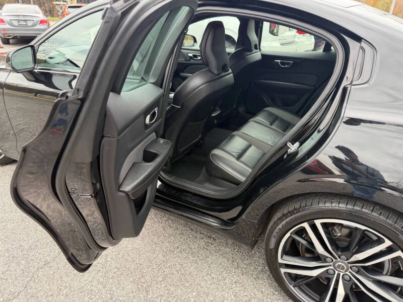 2019 Volvo S60 T6 R-Design