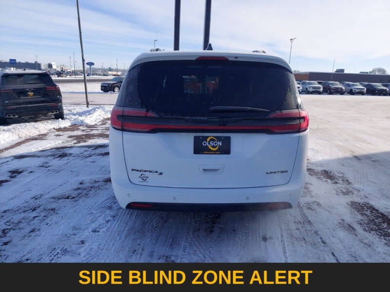 2025 Chrysler Pacifica Limited