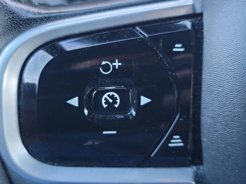 2018 Volvo XC90 T6 Momentum