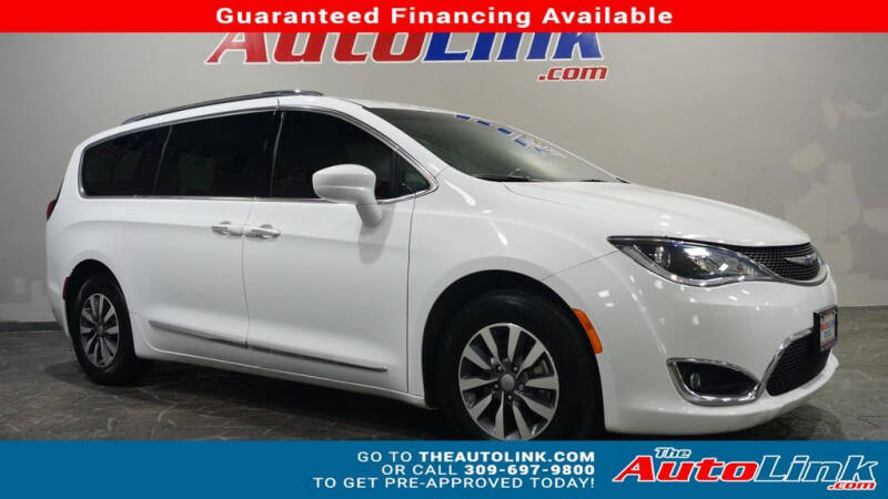 2020 Chrysler Pacifica for sale at The Auto Link Inc. in Bartonville IL