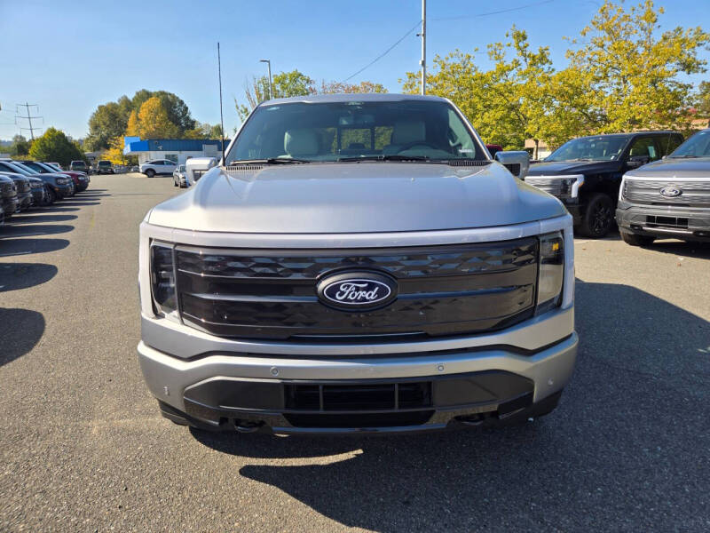 2025 Ford F-150 Lightning Platinum