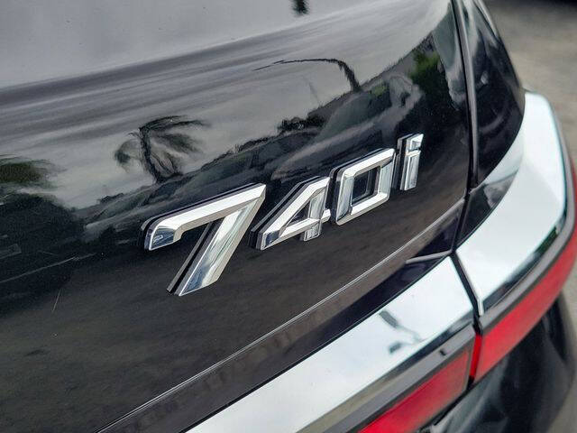 2025 BMW 7 Series 740i