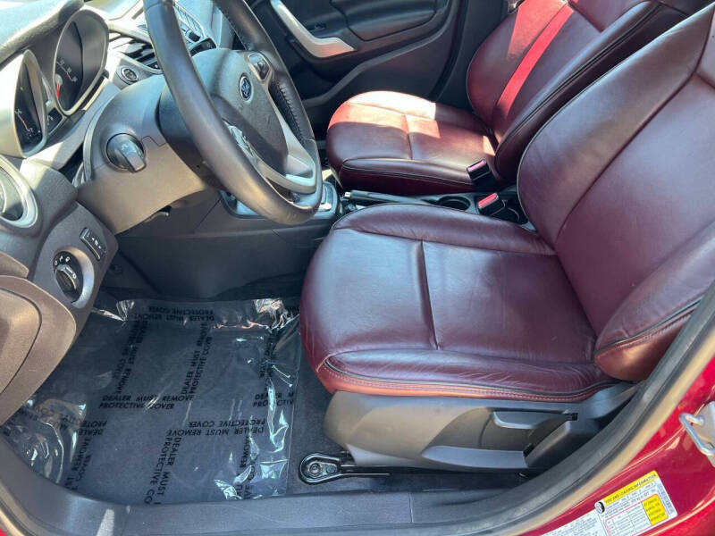 2011 Ford Fiesta SES