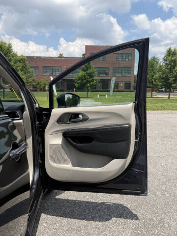 2020 Chrysler Pacifica Touring L