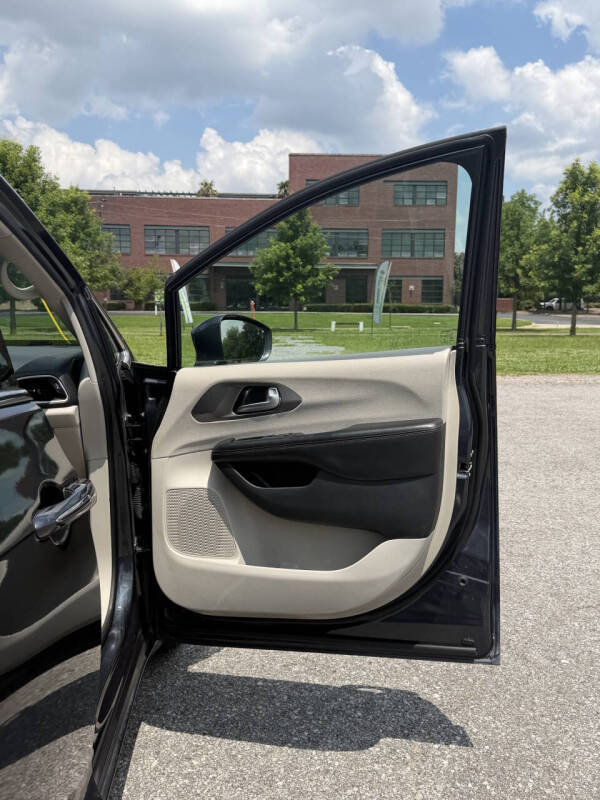 2020 Chrysler Pacifica Touring L