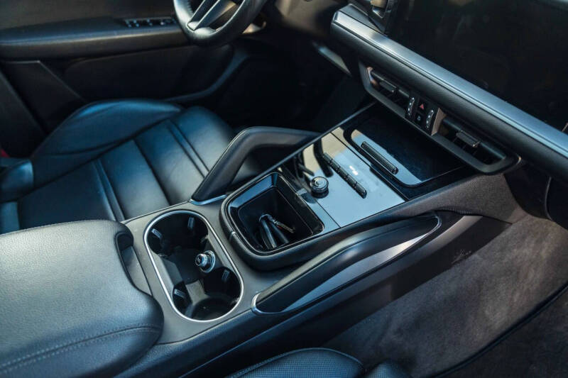 2024 Porsche Cayenne S Coupe