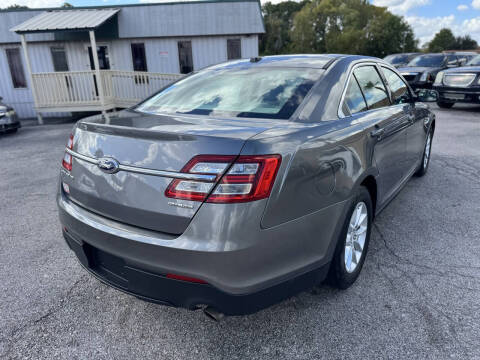 2013 Ford Taurus SE