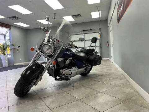 2005 Suzuki Boulevard C90T