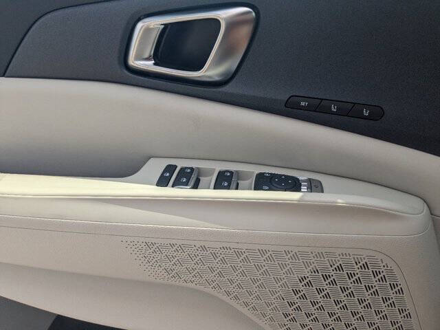 2025 Kia Carnival SX