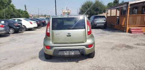 2012 Kia Soul +