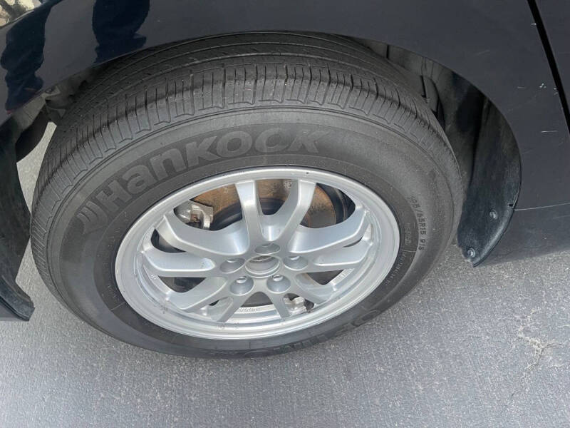 2022 Toyota Prius LE