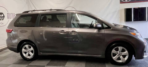 2018 Toyota Sienna LE 8-Passenger