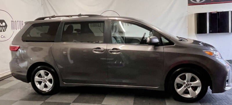 2018 Toyota Sienna LE 8-Passenger