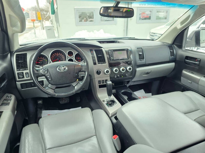 2013 Toyota Sequoia SR5