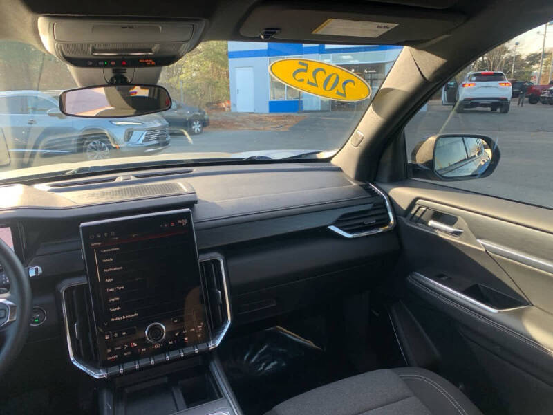 2025 GMC Acadia Elevation