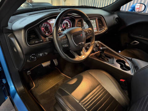 2016 Dodge Challenger 392 HEMI Scat Pack Shaker