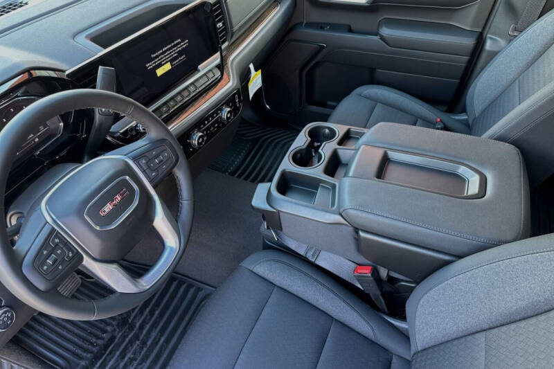 2024 GMC Sierra 1500