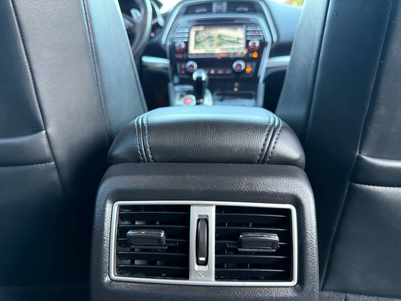 2017 Nissan Maxima 3.5 SR