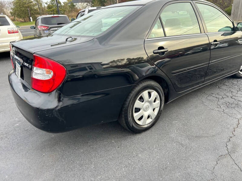 2004 Toyota Camry LE photo 4