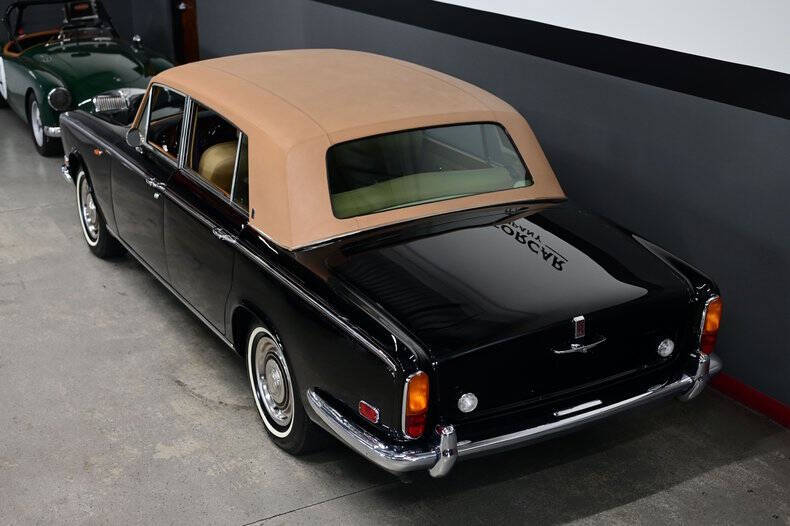 1972 Rolls-Royce SILVER CLOUD LWB