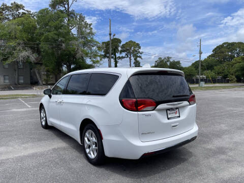 2017 Chrysler Pacifica Touring Plus