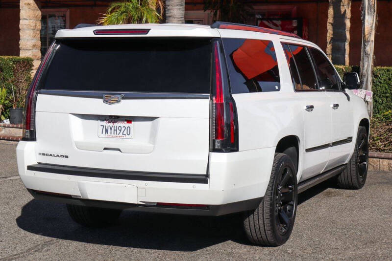 2017 Cadillac Escalade ESV Platinum