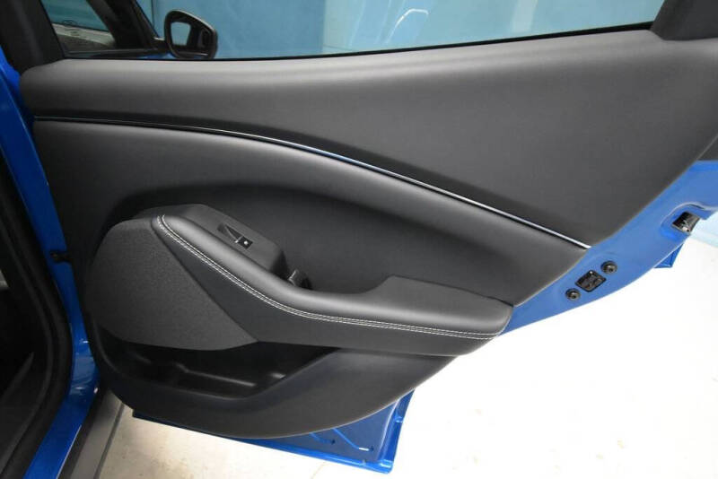 2025 Ford Mustang Mach-E Select