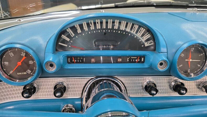 1956 Ford Thunderbird