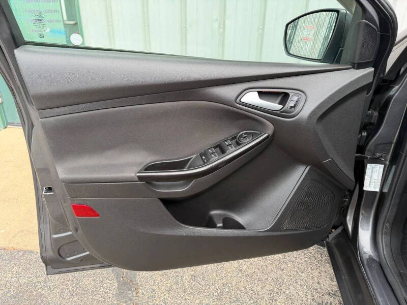 2017 Ford Focus Titanium