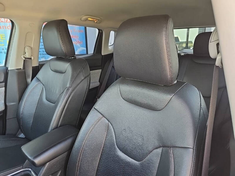 2022 Jeep Compass Latitude Lux