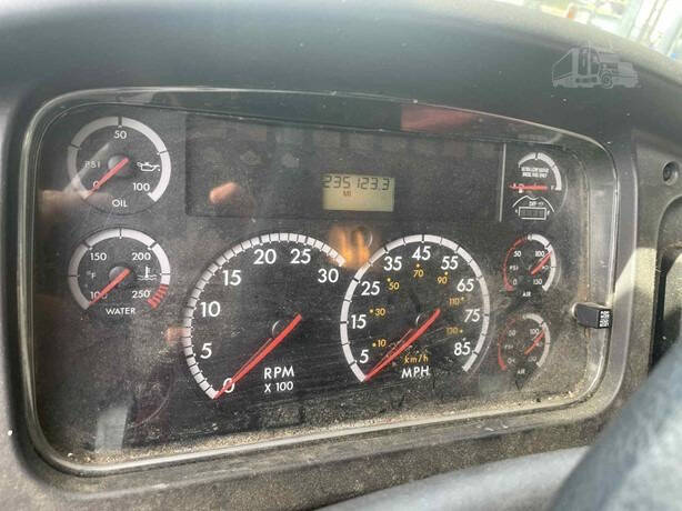 2014 Freightliner M2 106